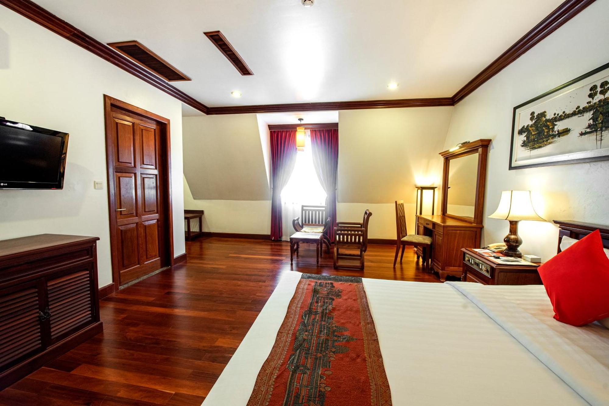 The Suite By Royal Crown Hotel Siem Reap Zewnętrze zdjęcie