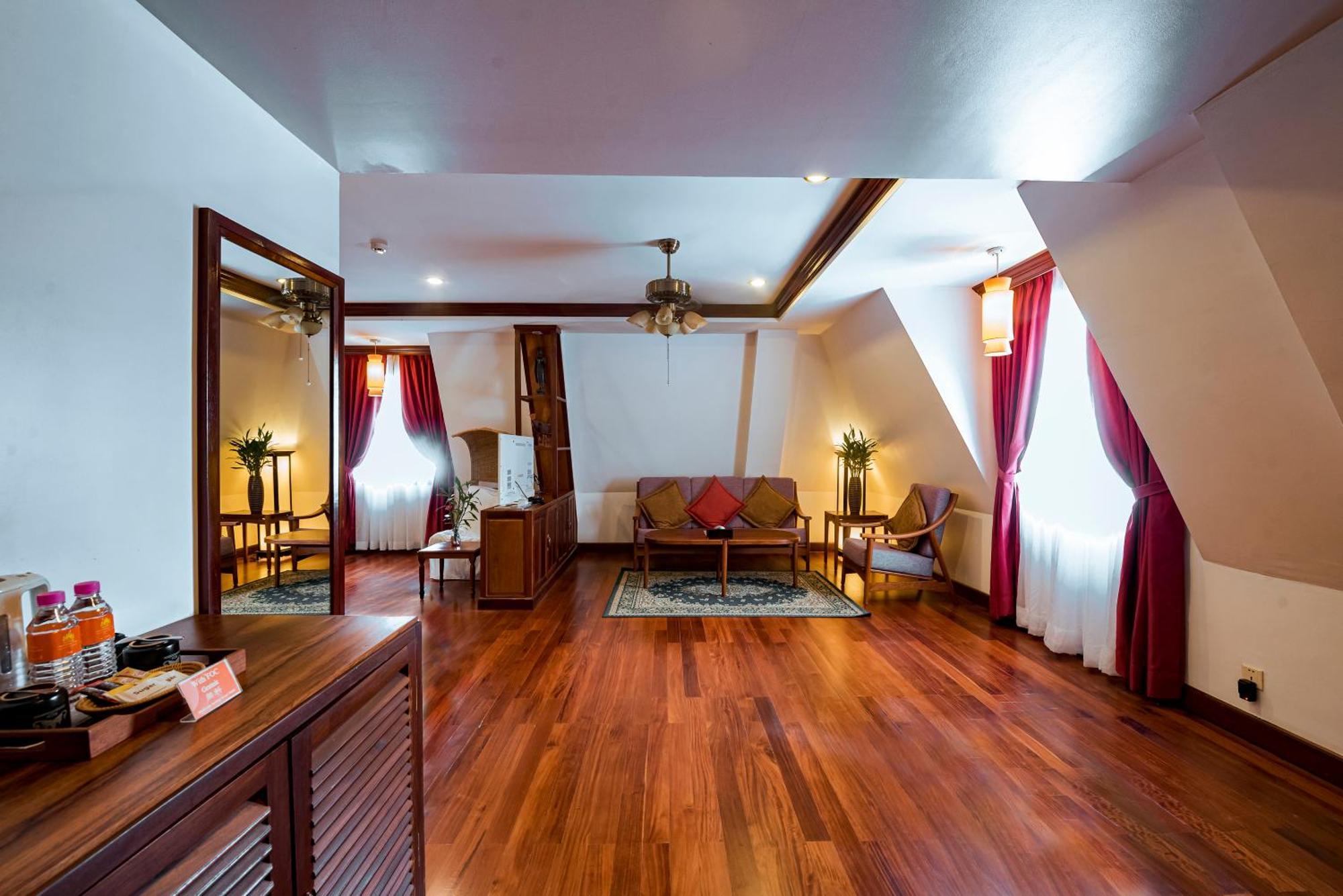 The Suite By Royal Crown Hotel Siem Reap Zewnętrze zdjęcie